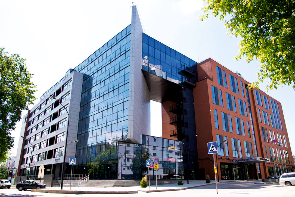 витражи DoubleTree by Hilton Novosibirsk